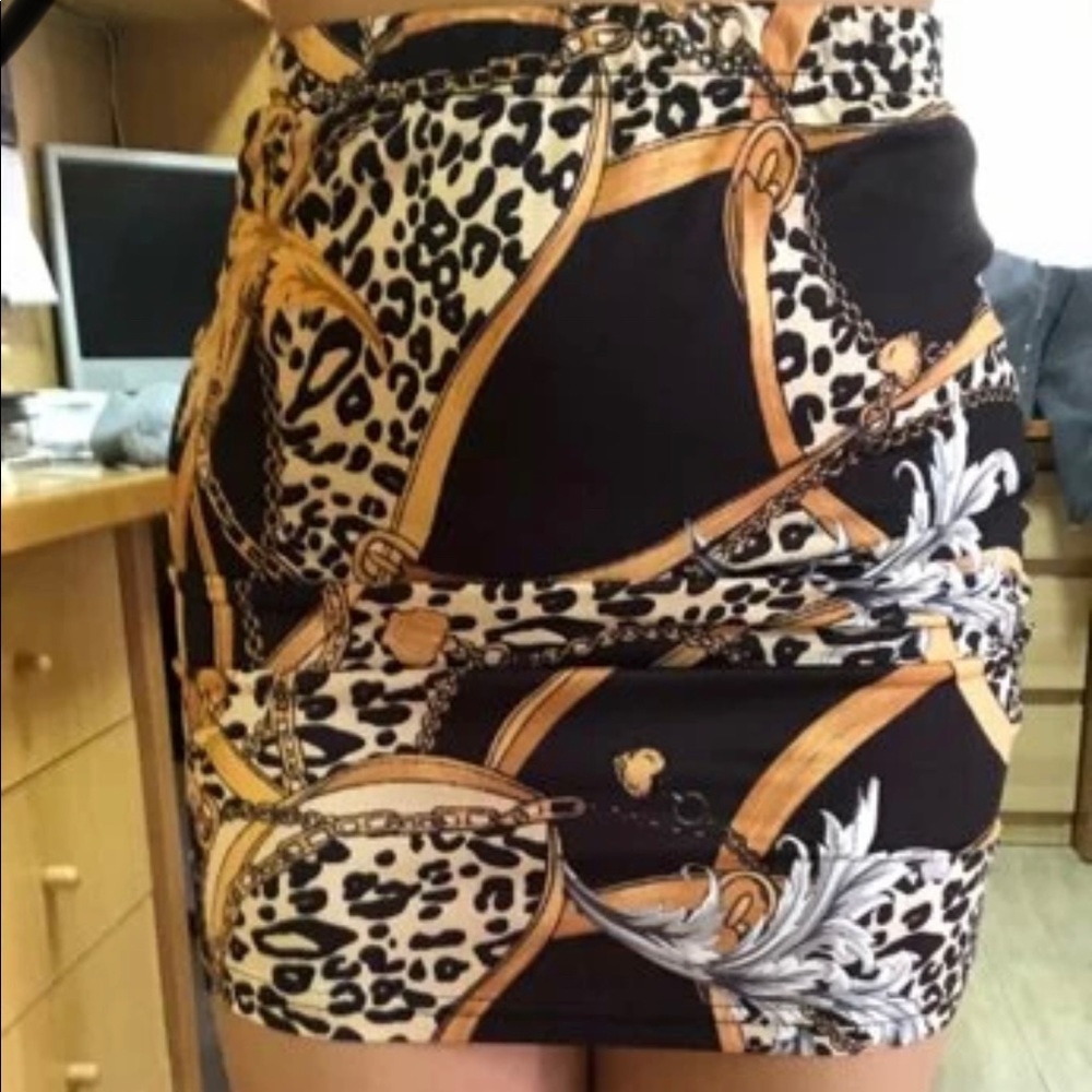 Bodycon mini skirt
